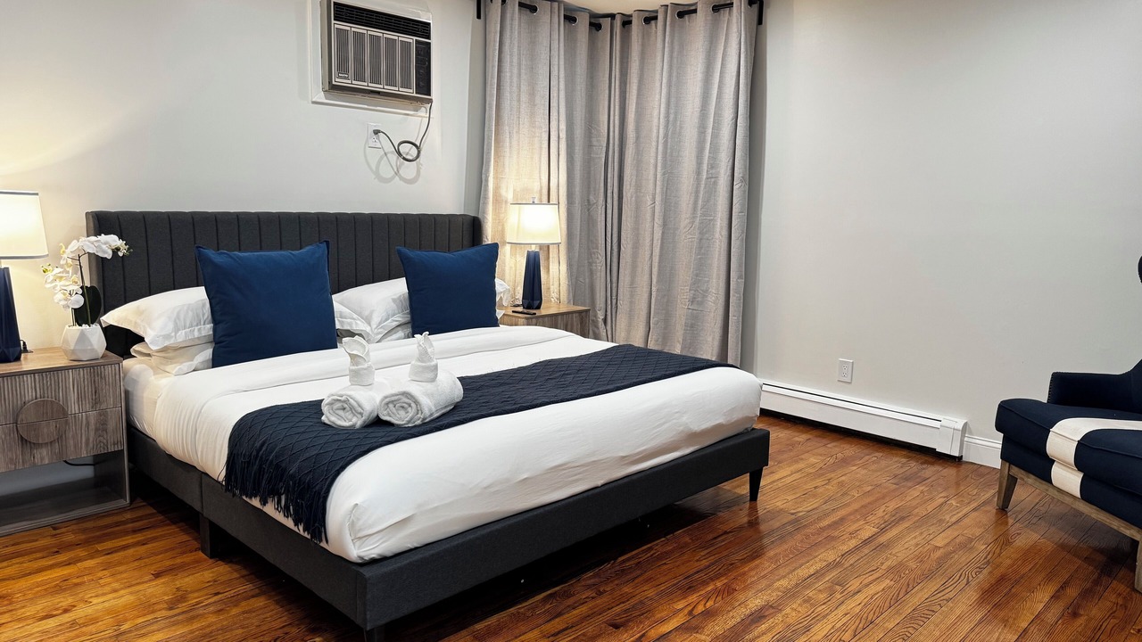 Photo of Bedroom in Hempstead
