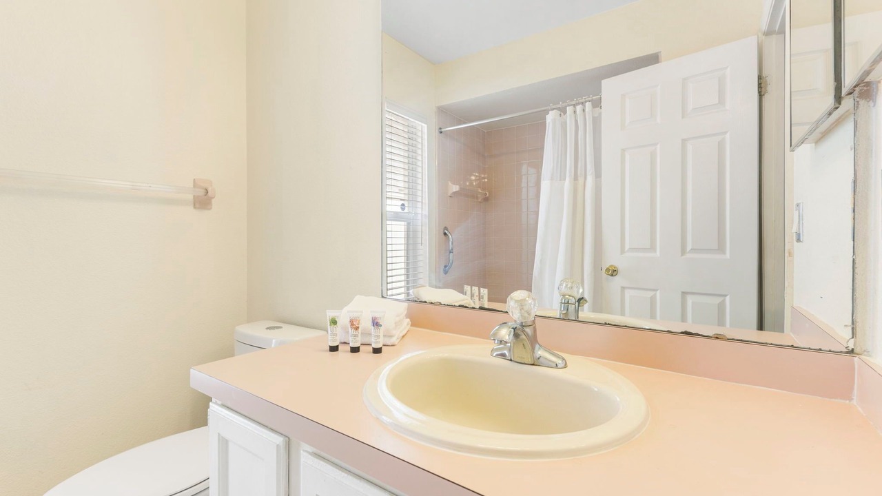 Photo of Bathroom in Lindfields