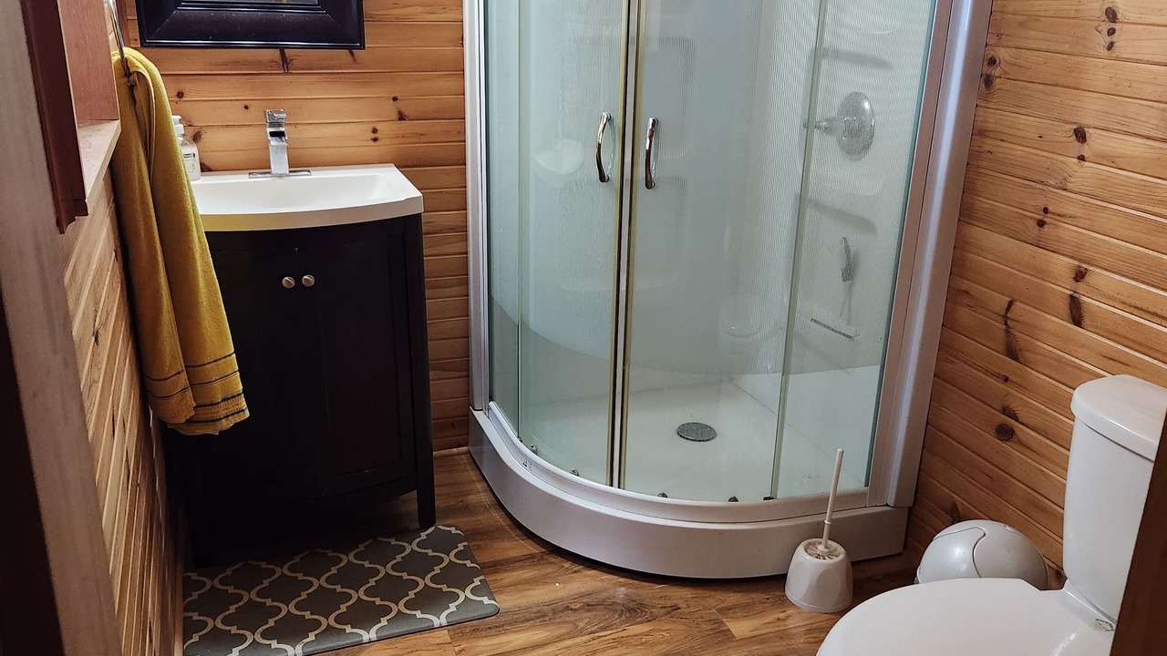 Photo of Bathroom in Lavigne