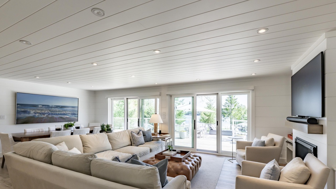 Photo of Livingroom in Muskoka Lakes