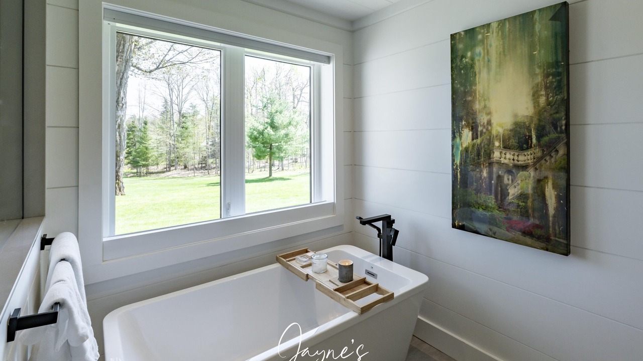 Photo of Bathroom in Muskoka Lakes