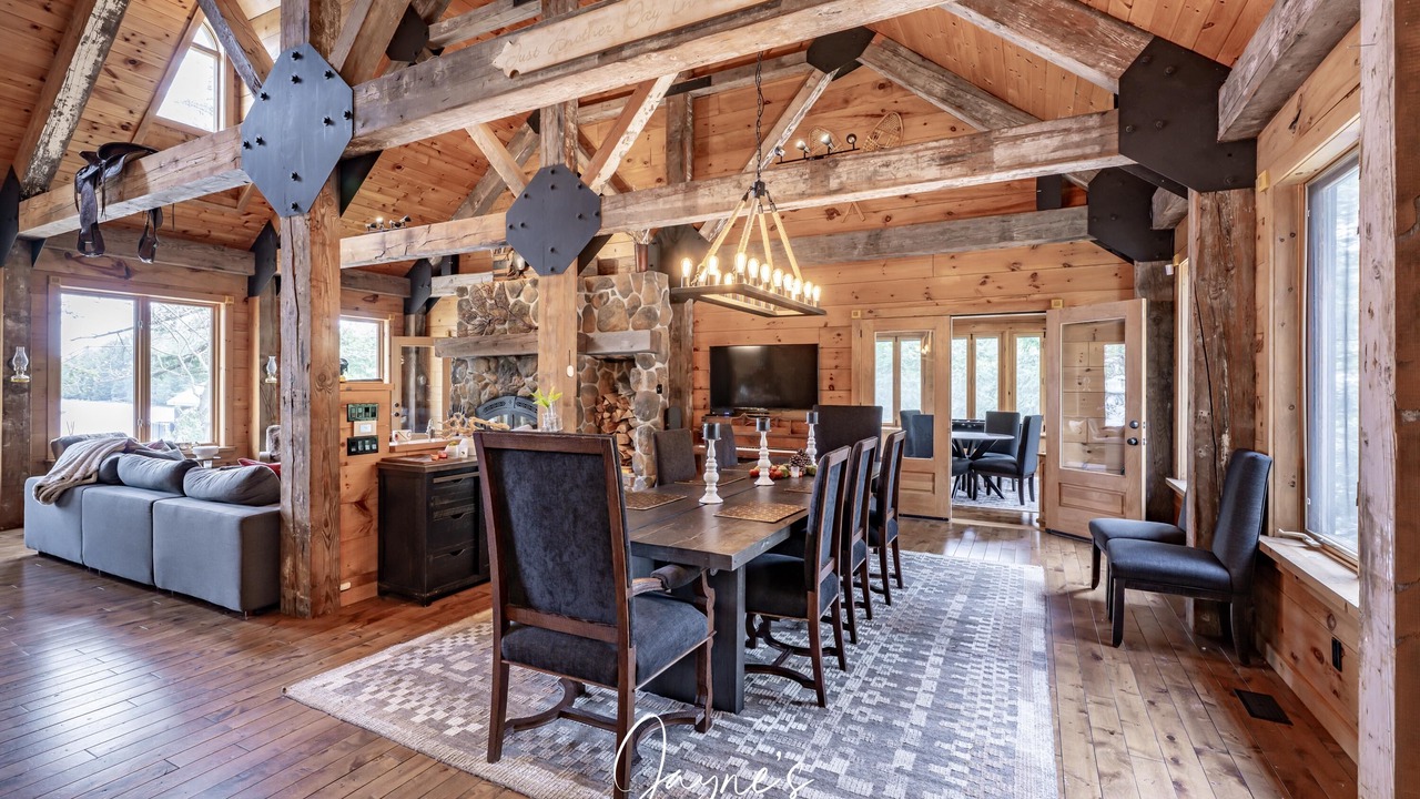Photo of Bedroom in Muskoka Lakes