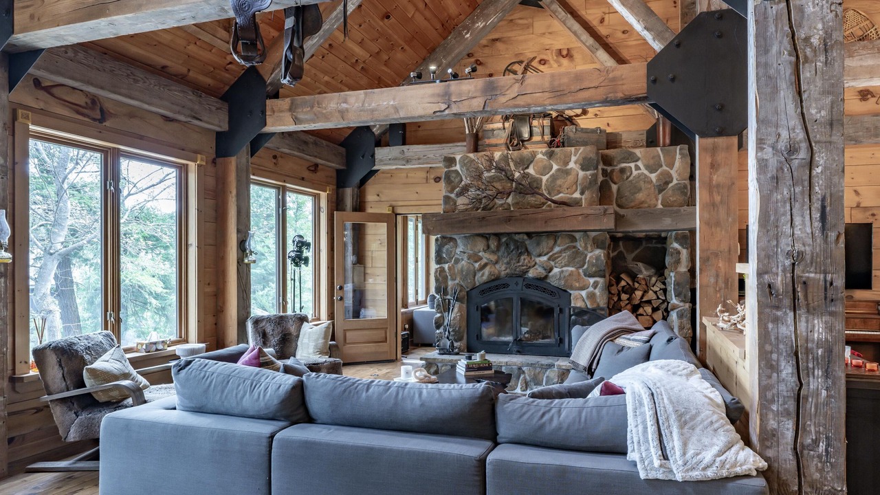 Photo of Livingroom in Muskoka Lakes