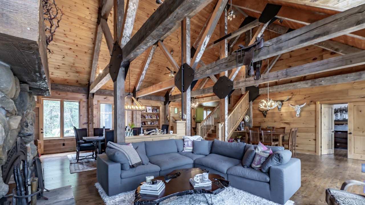 Photo of Livingroom in Muskoka Lakes