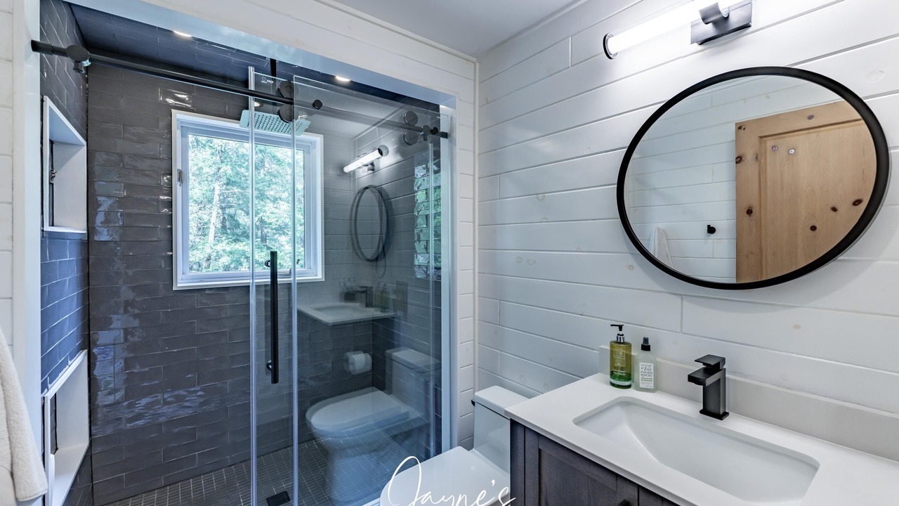 Photo of Bathroom in Muskoka Lakes