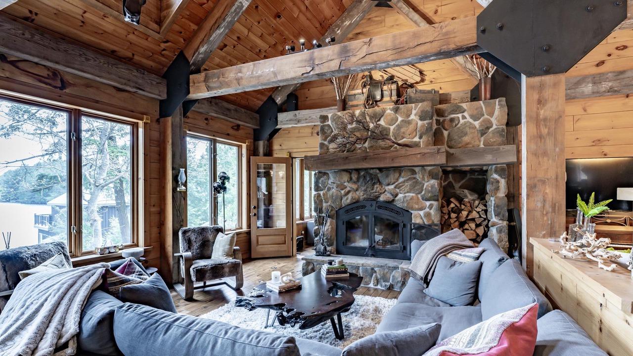Photo of Livingroom in Muskoka Lakes