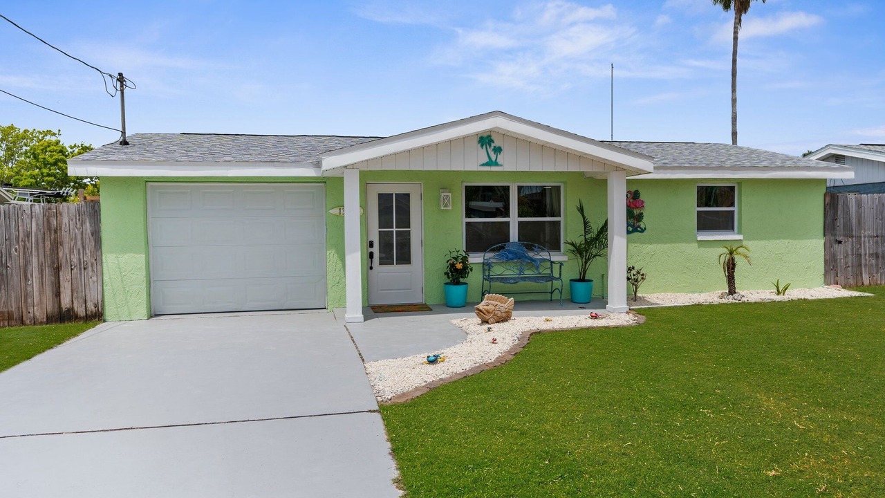 Photo of Outdoor in Hudson Beach Estates