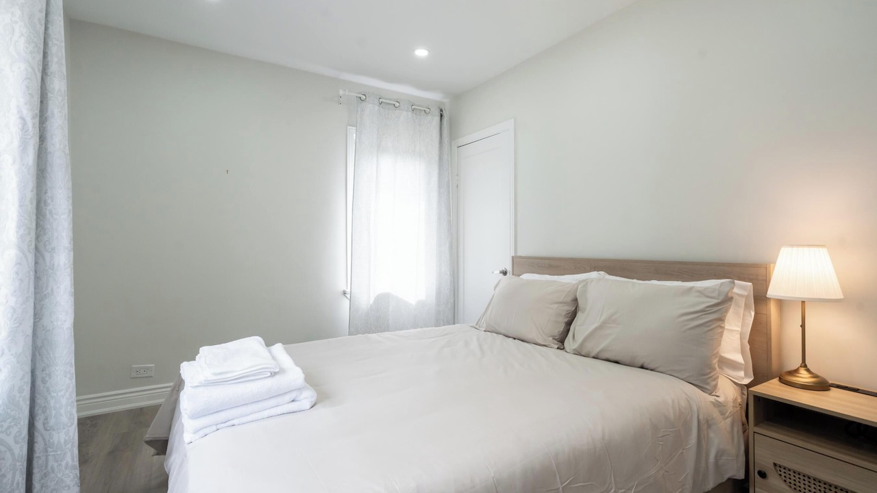 Photo of Bedroom in Lakeview