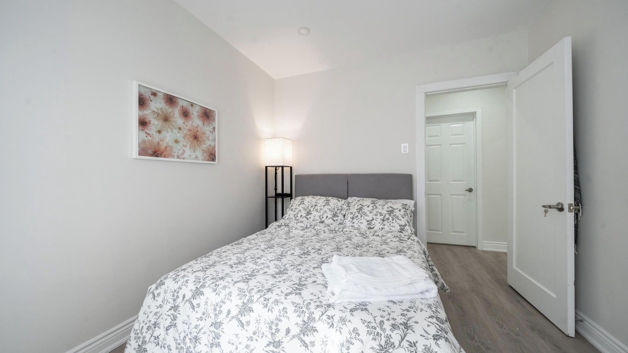 Photo of Bedroom in Lakeview