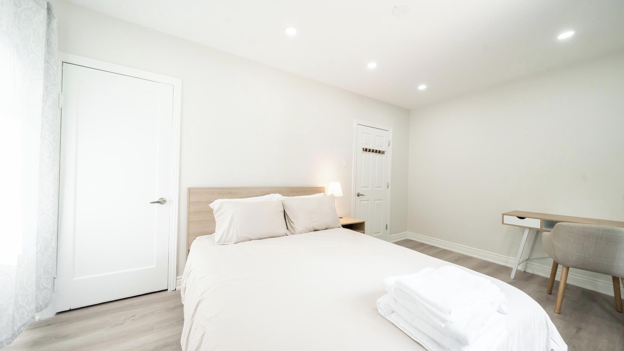 Photo of Bedroom in Lakeview