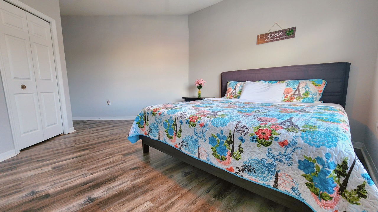 Photo of Bedroom in County Line Coalition