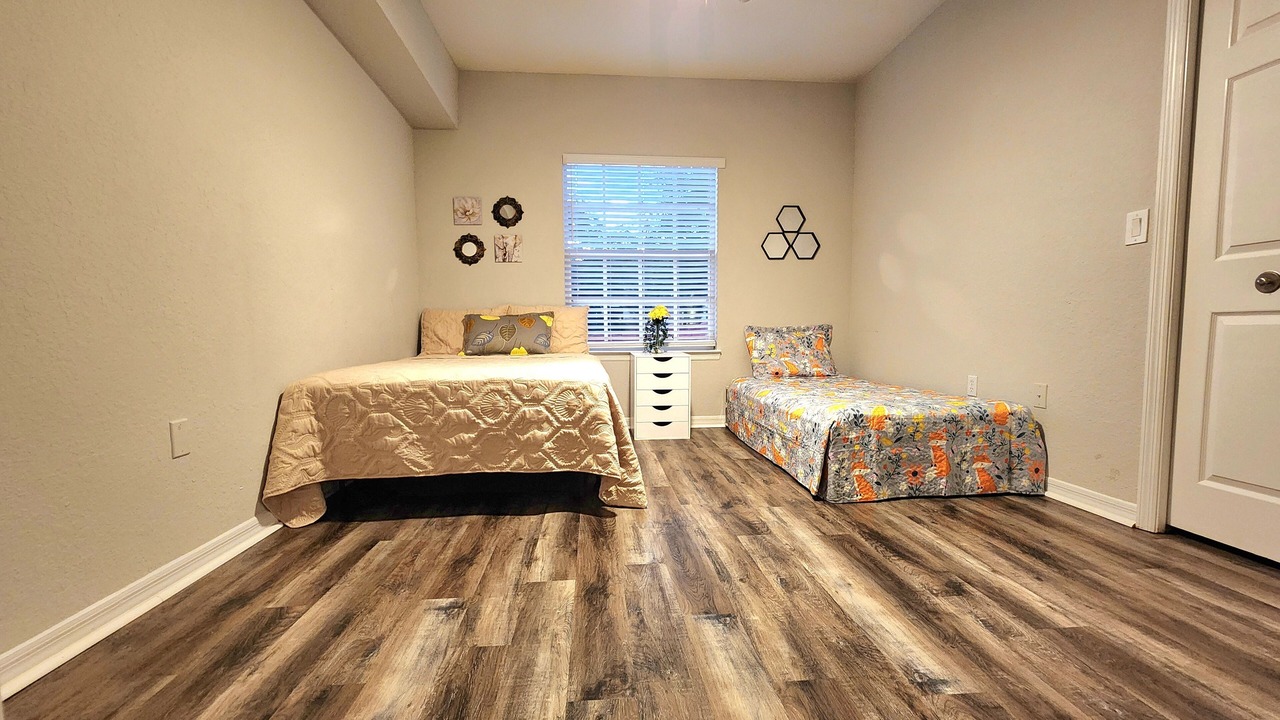 Photo of Bedroom in County Line Coalition