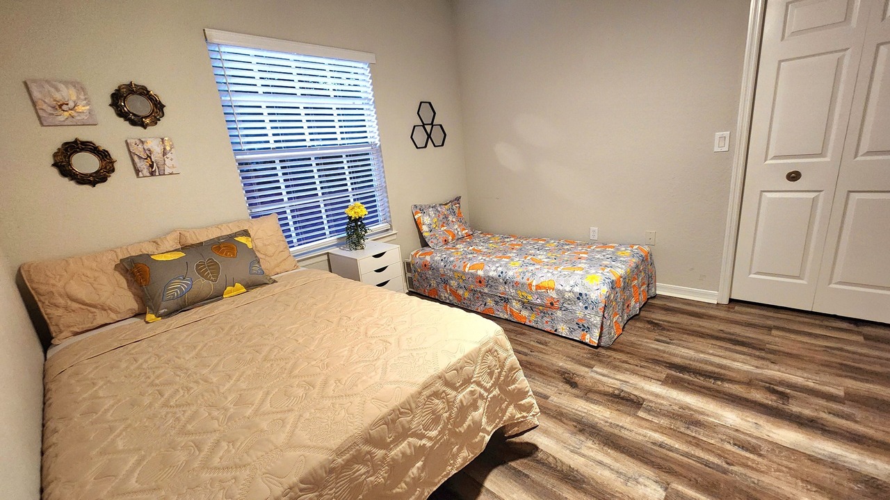 Photo of Bedroom in County Line Coalition