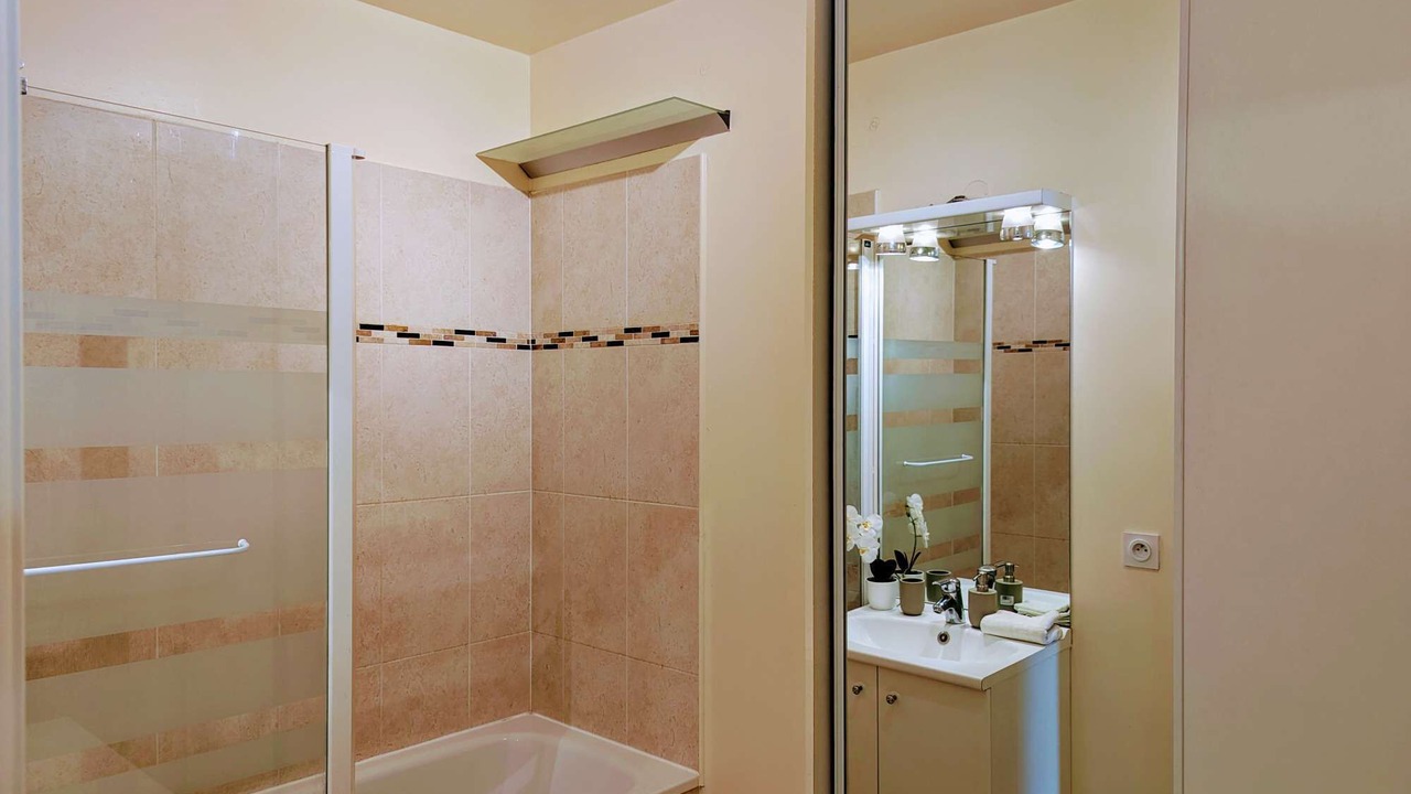 Photo of Bathroom in Asnieres-sur-Seine