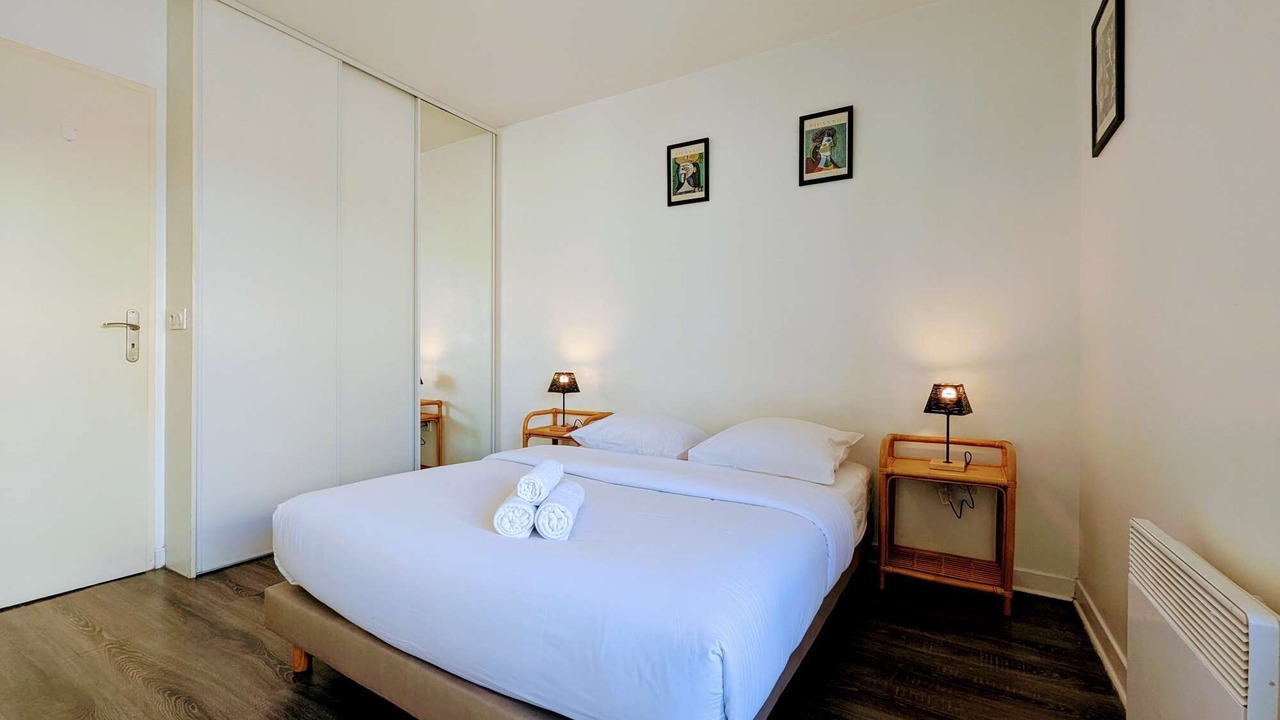Photo of Bedroom in Asnieres-sur-Seine