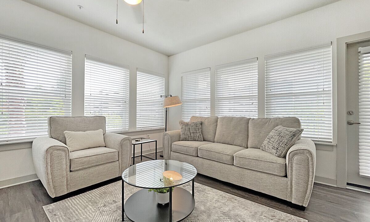 Photo of Livingroom in Carver City - Lincoln Gardens