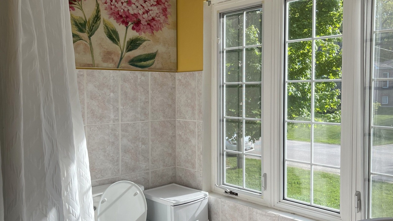 Photo of Bathroom in Victoria Harbour