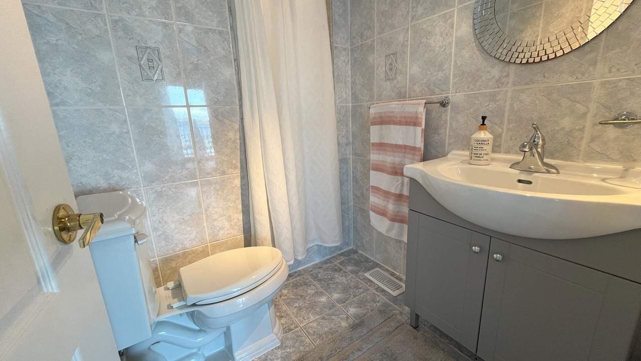 Photo of Bathroom in Victoria Harbour