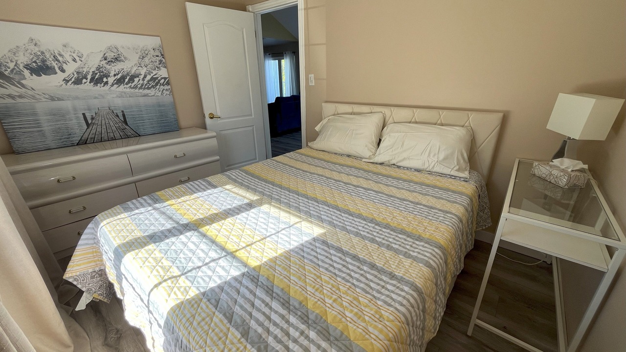 Photo of Bedroom in Victoria Harbour