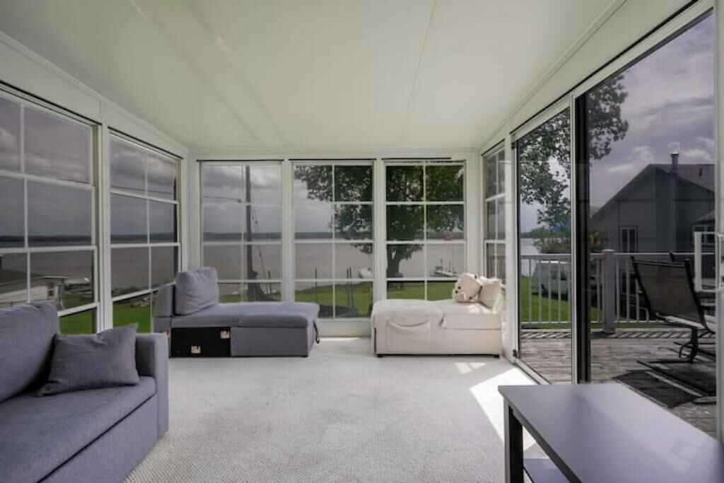 Photo of Livingroom in Deseronto