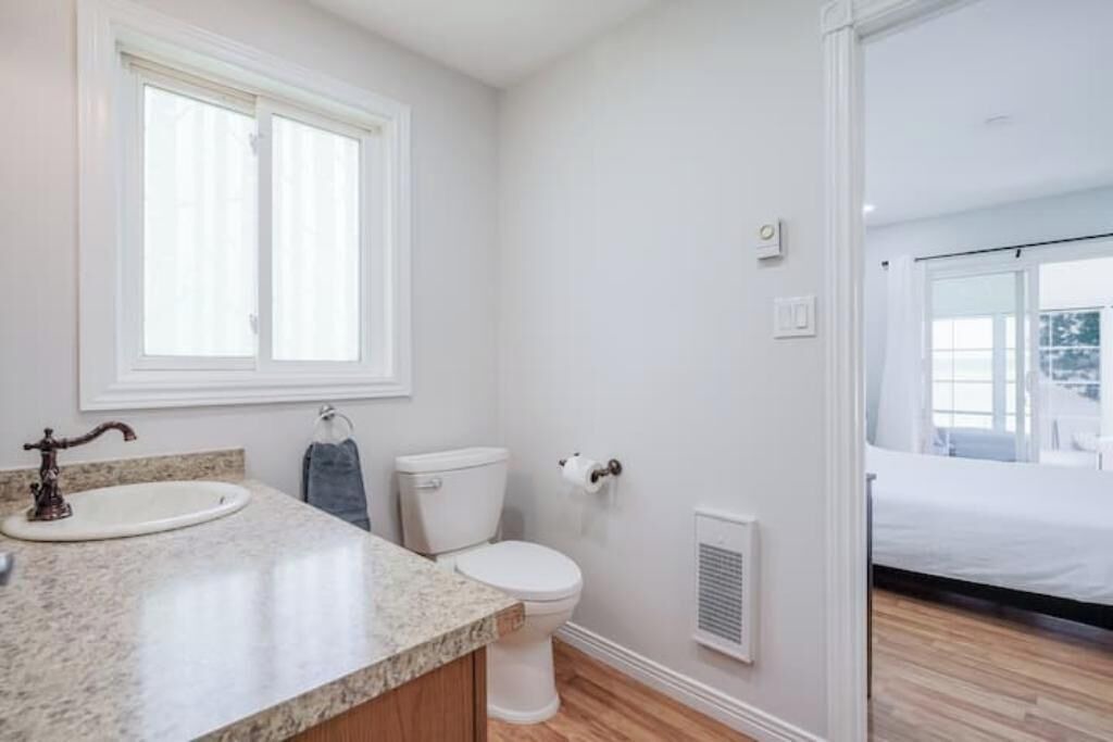 Photo of Bathroom in Deseronto