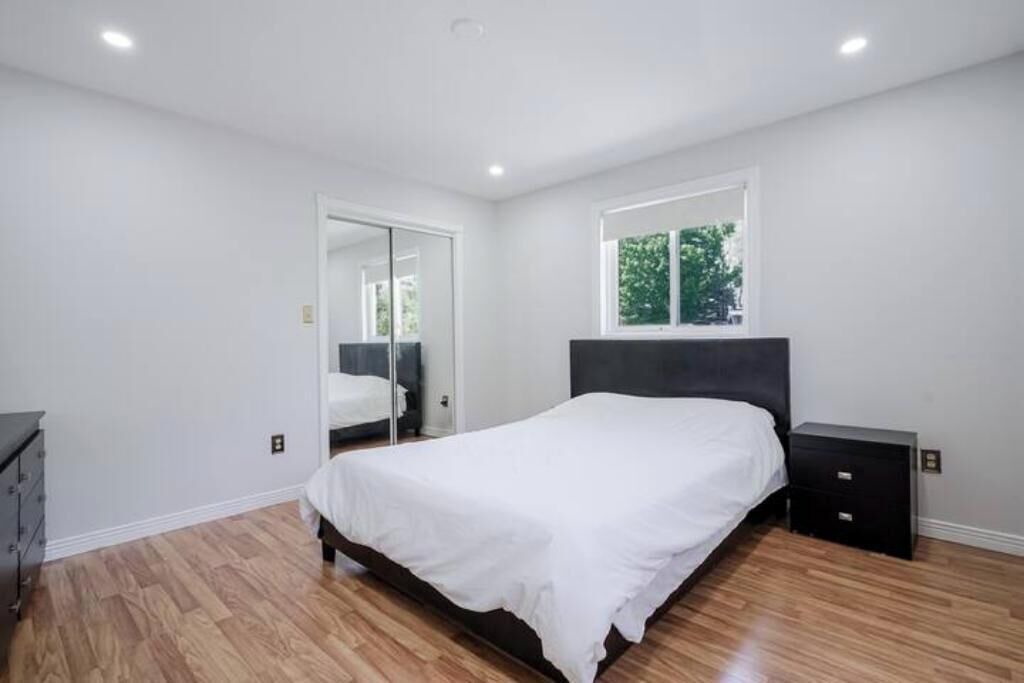 Photo of Bedroom in Deseronto
