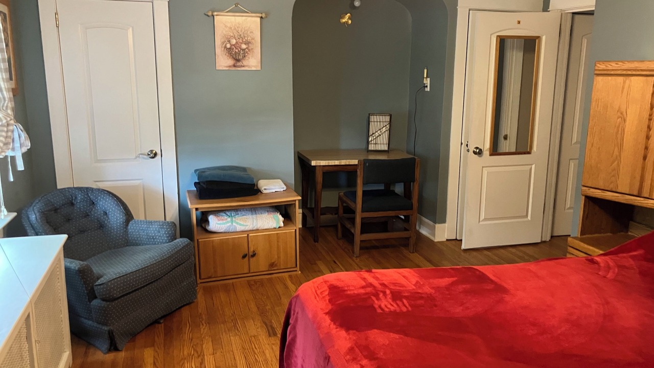 Photo of Bedroom in Manoa