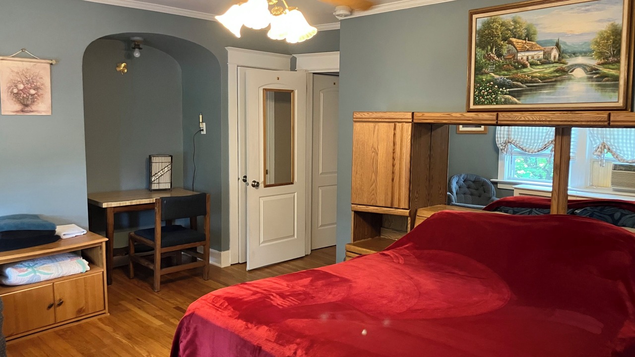 Photo of Bedroom in Manoa