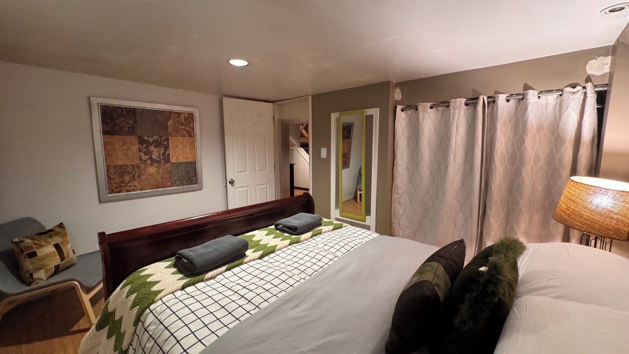 Photo of Bedroom in Lakeview