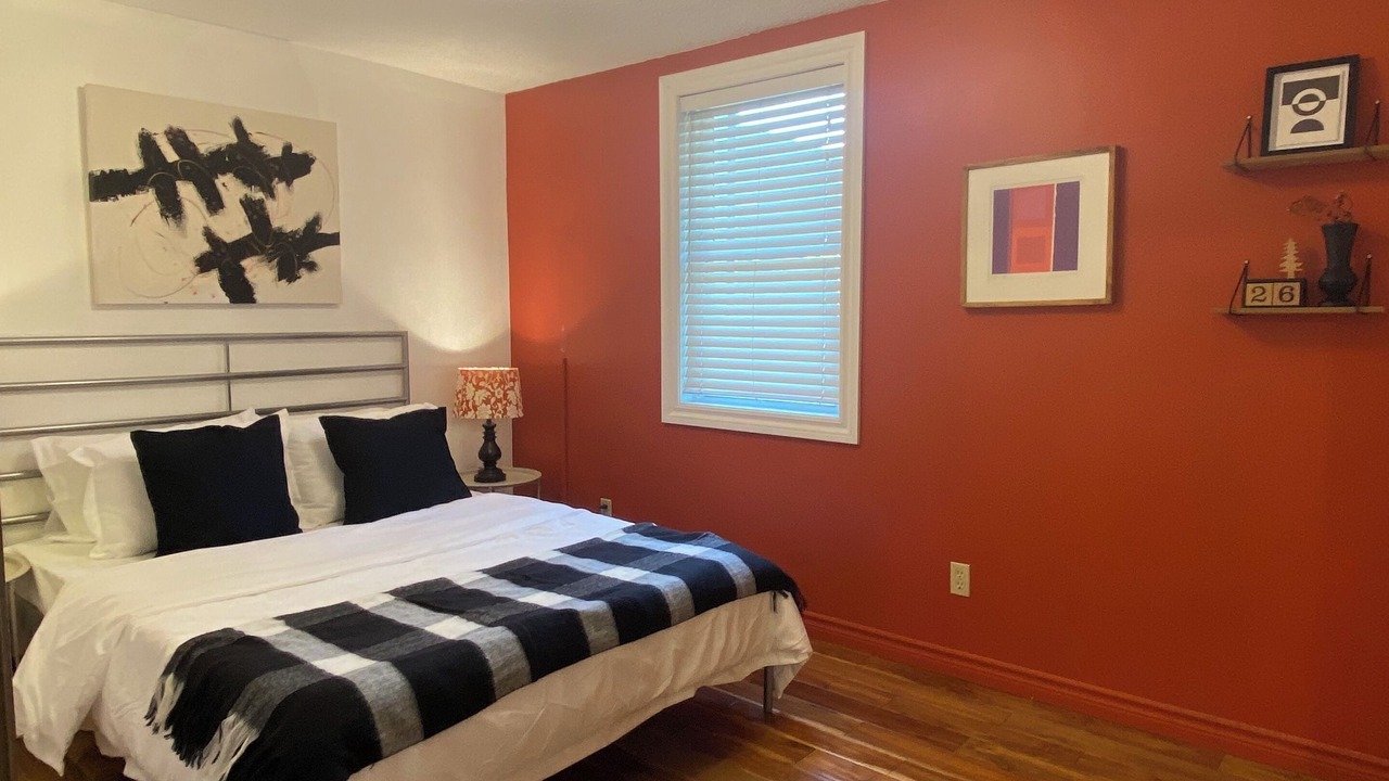 Photo of Bedroom in Lakeview