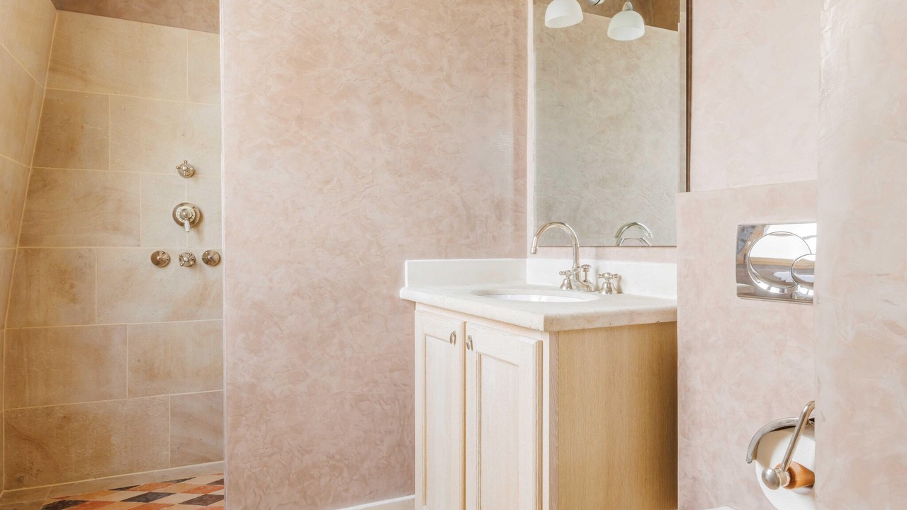 Photo of Bathroom in Neuilly-sur-Seine