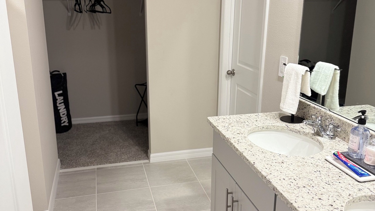 Photo of Bathroom in Auburndale
