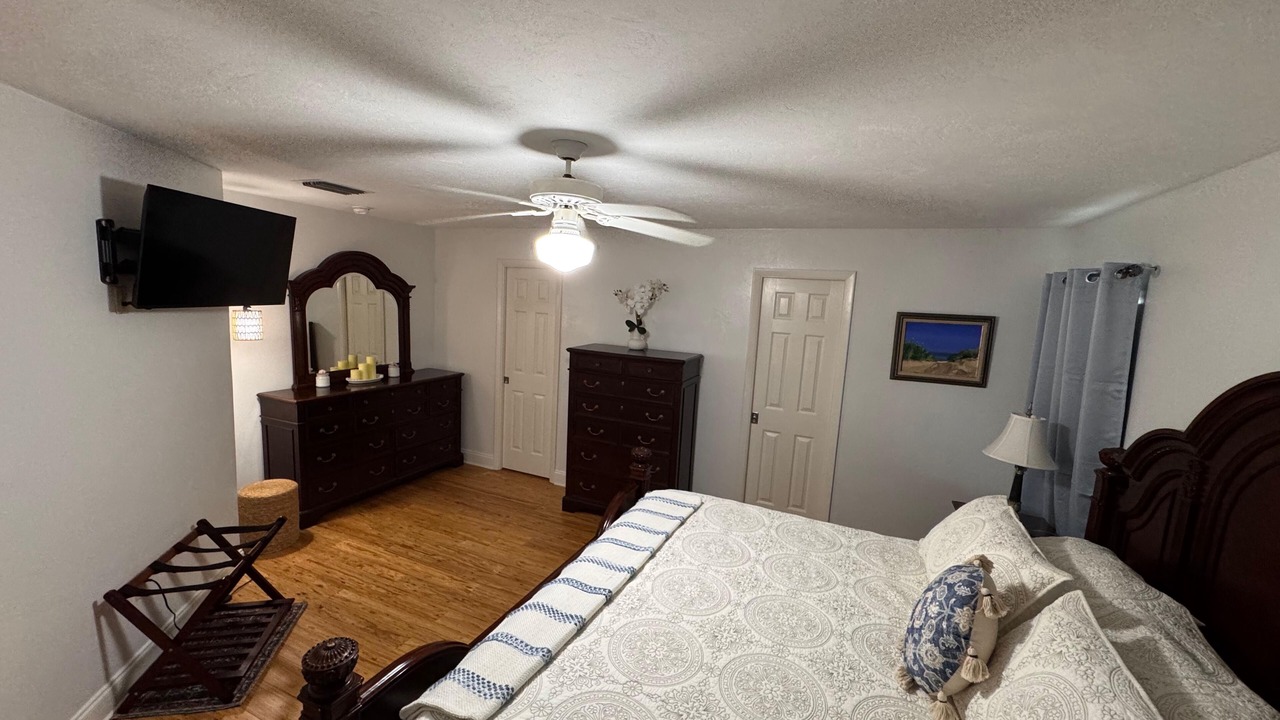 Photo of Bedroom in Sebring