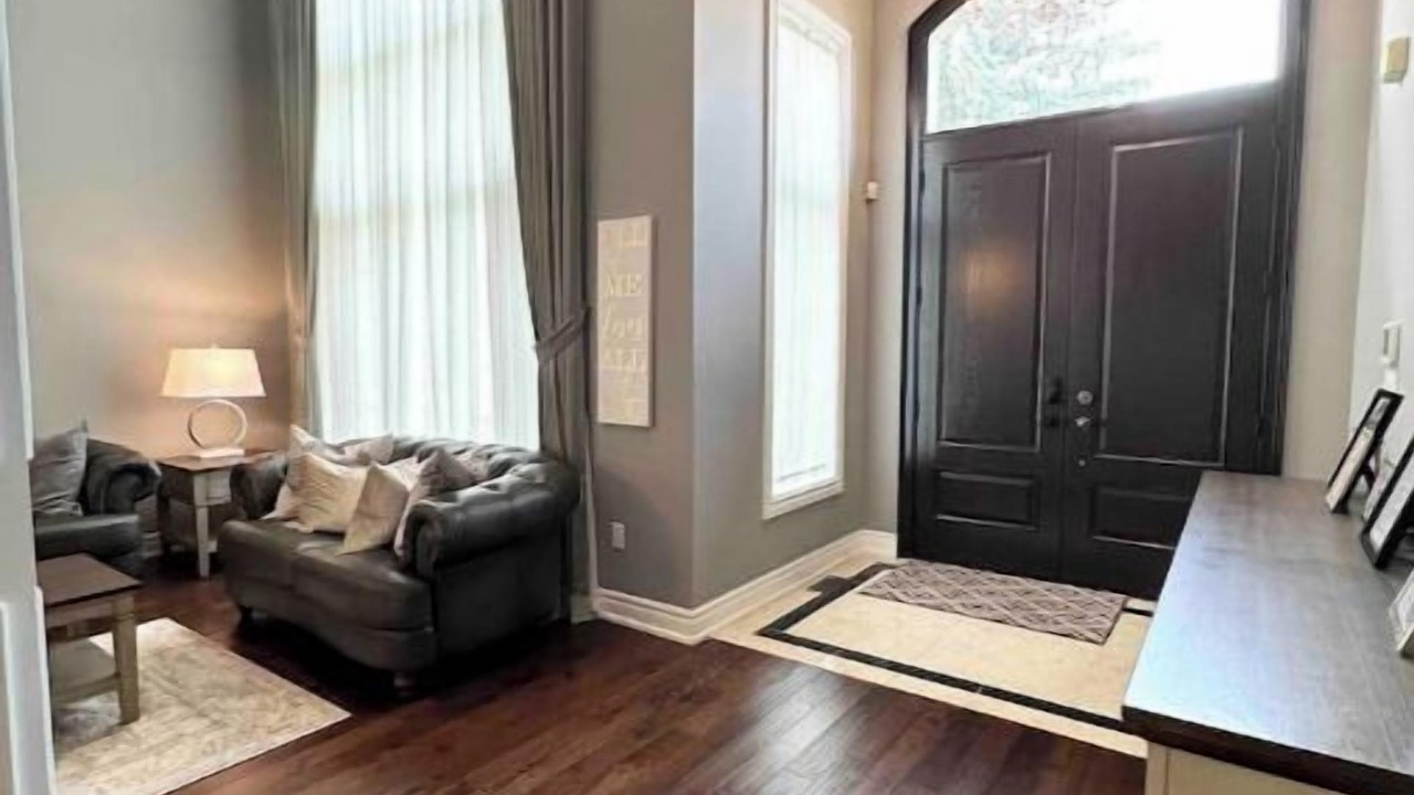 Photo of Livingroom in Richmond Hill