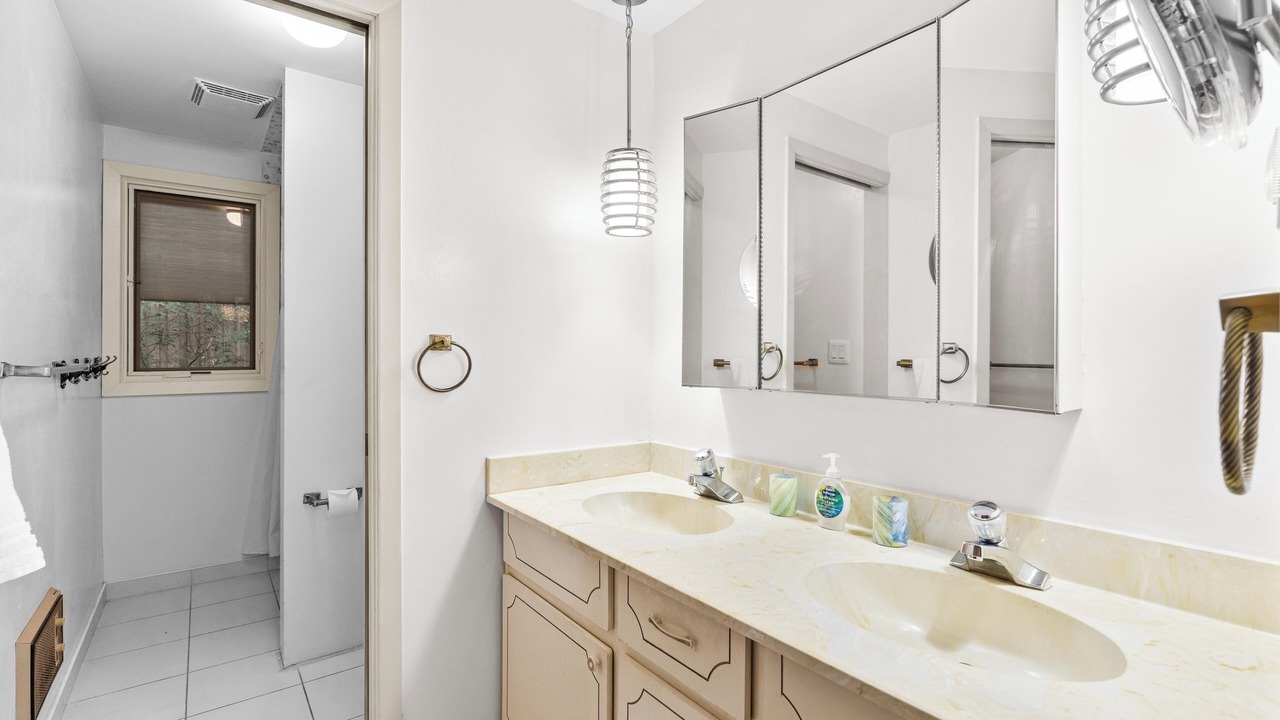 Photo of Bathroom in Port Franks