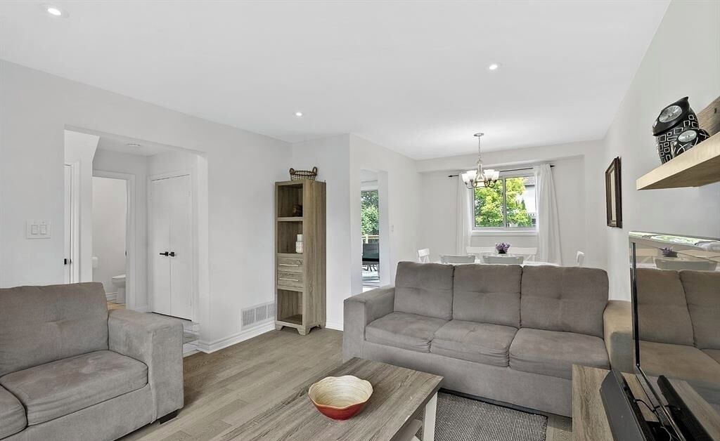 Photo of Livingroom in Burlington
