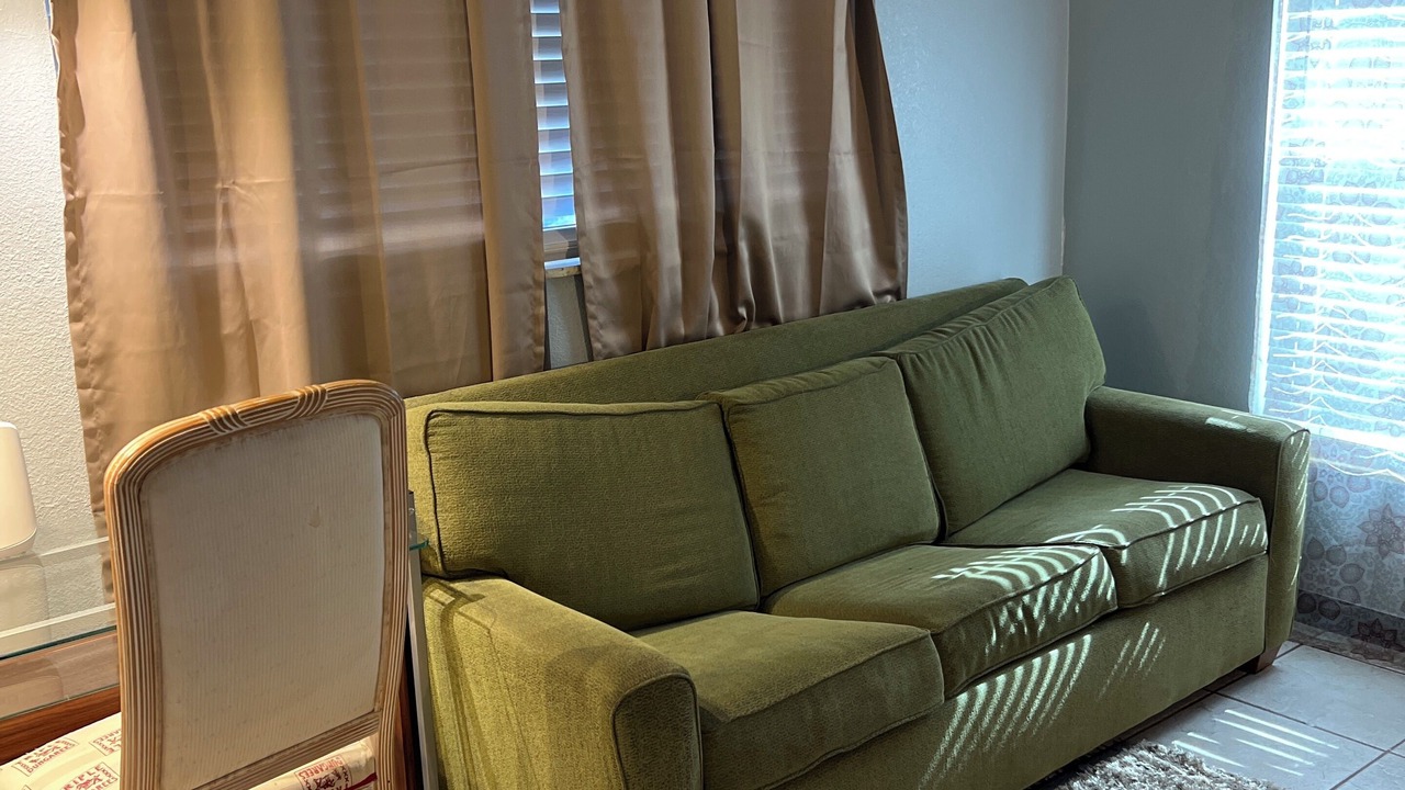 Photo of Livingroom in Oak Ridge