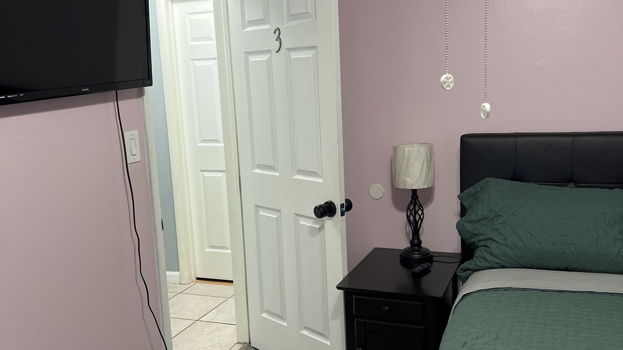 Photo of Bedroom in Oak Ridge