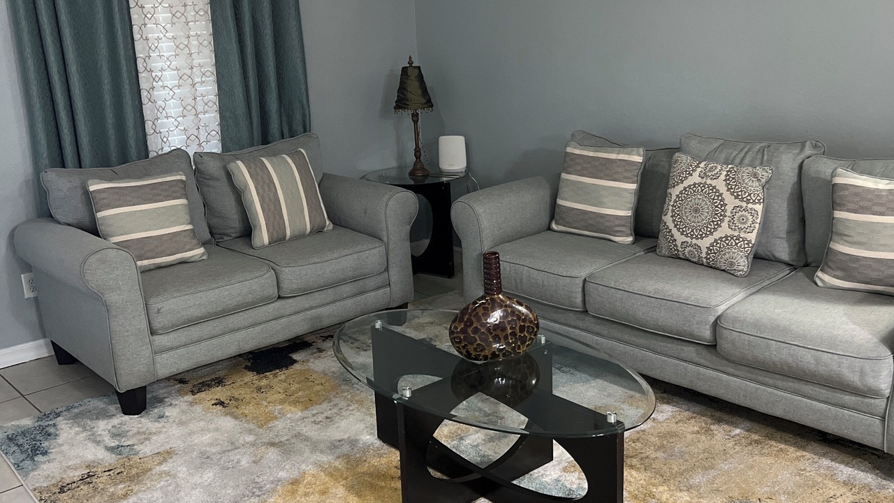 Photo of Livingroom in Oak Ridge