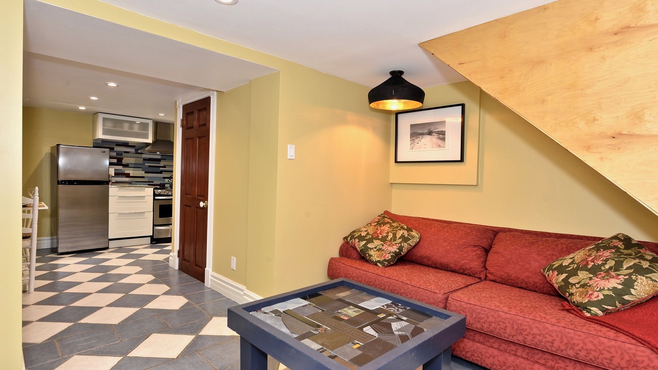 Photo of Livingroom in East York