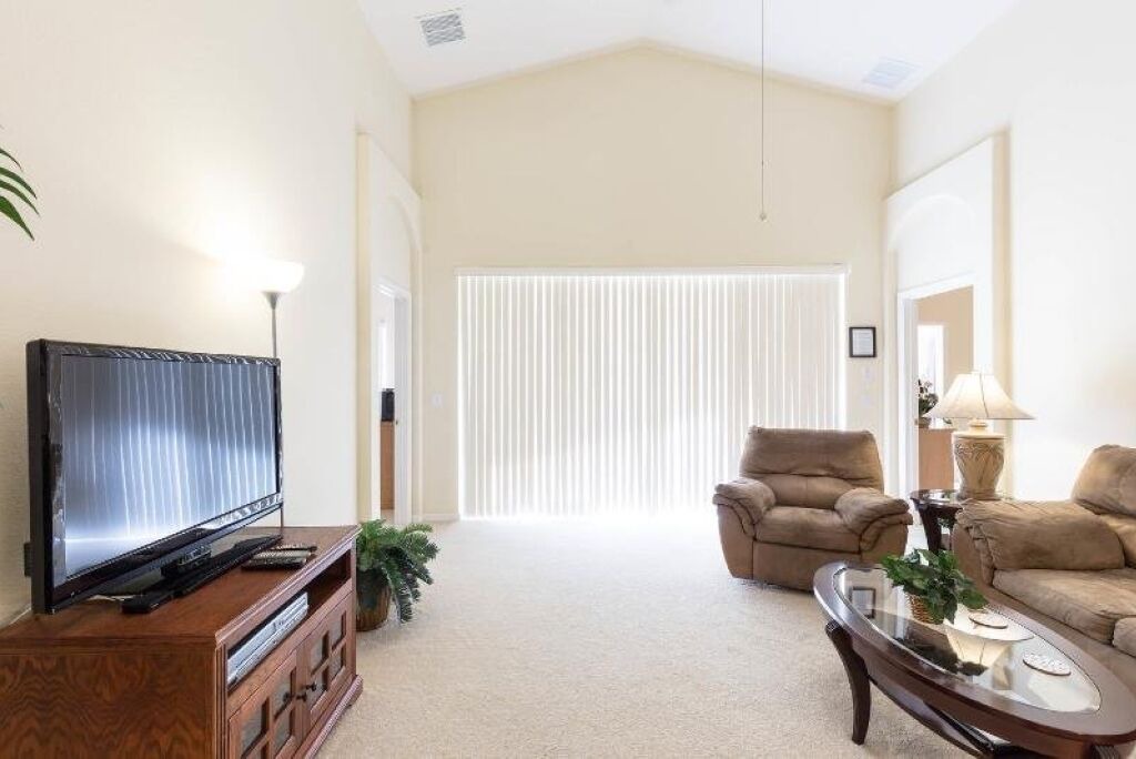 Photo of Livingroom in Hillcrest Estates
