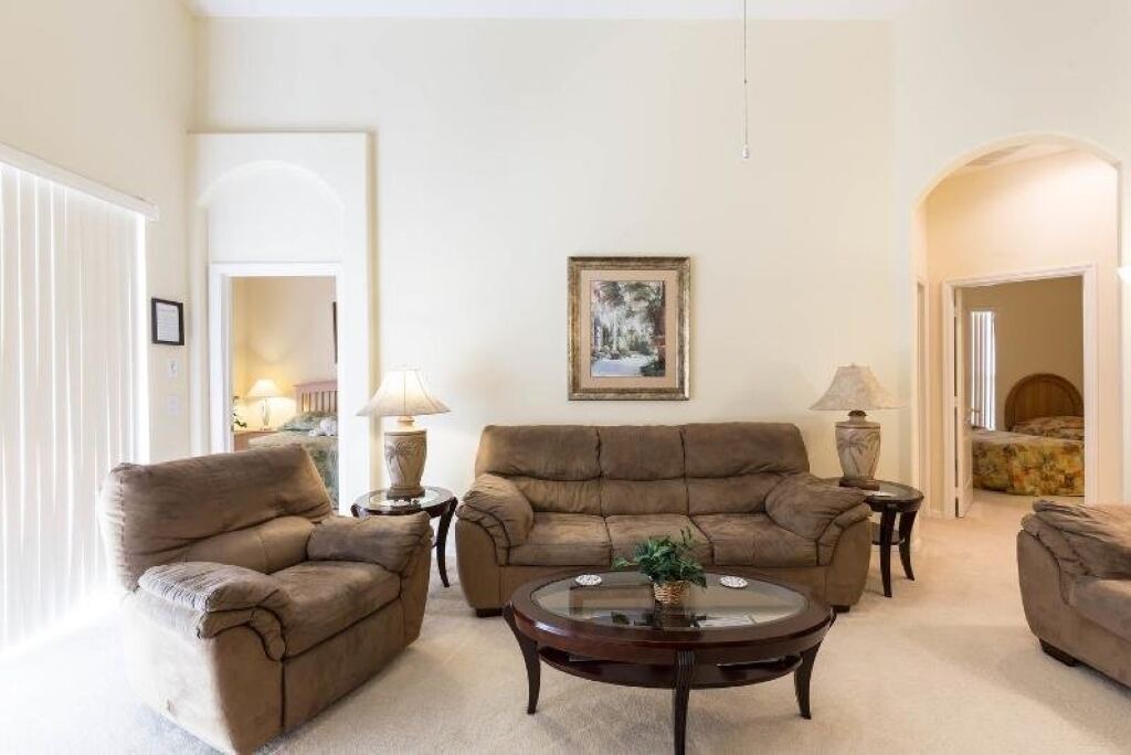 Photo of Livingroom in Hillcrest Estates