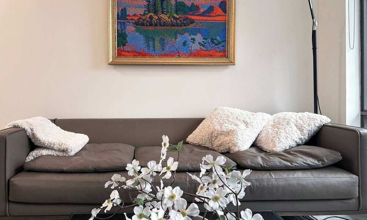 Photo of Livingroom in Yorkville
