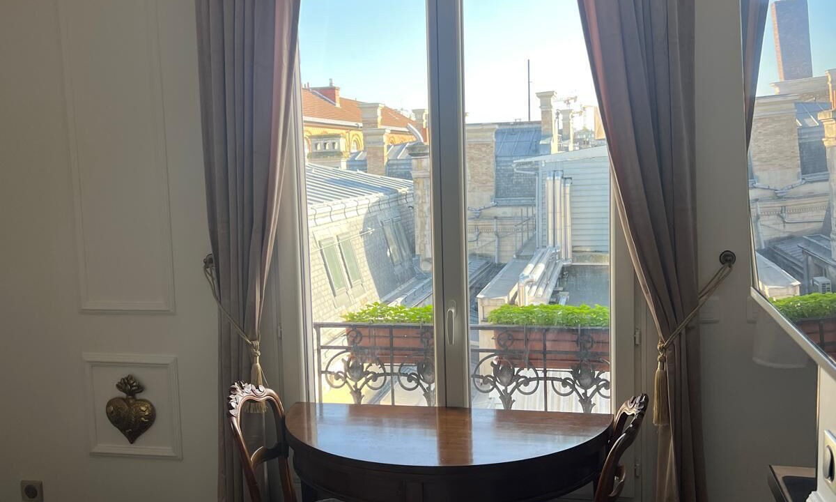 Photo of Bedroom in Les Puces de Saint-Ouen
