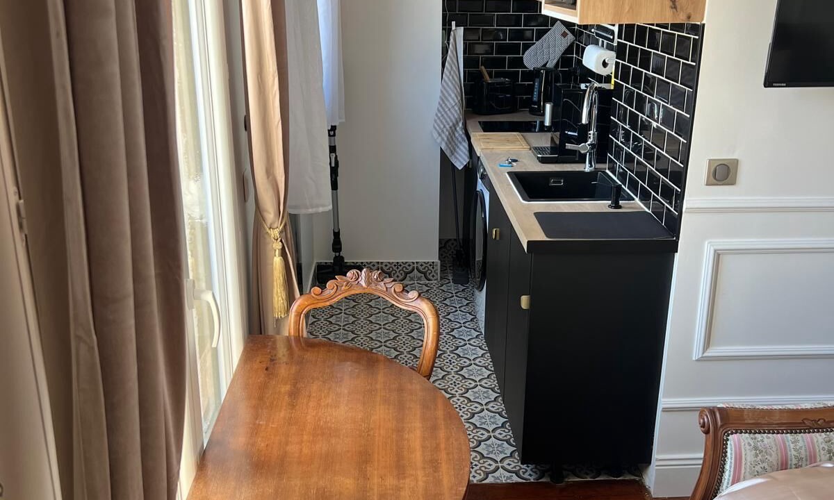 Photo of Bedroom in Les Puces de Saint-Ouen