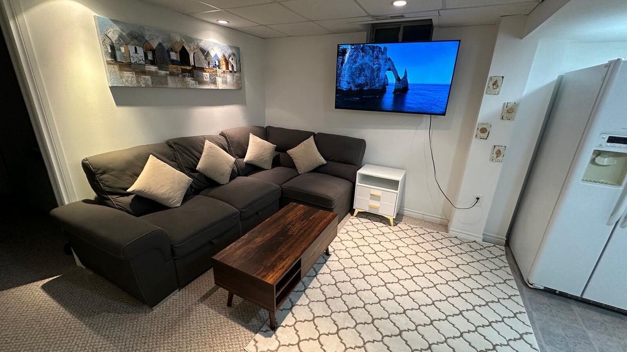 Photo of Livingroom in Churchill Meadows