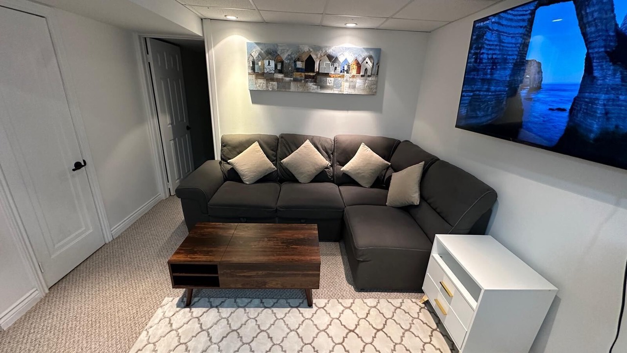 Photo of Livingroom in Churchill Meadows