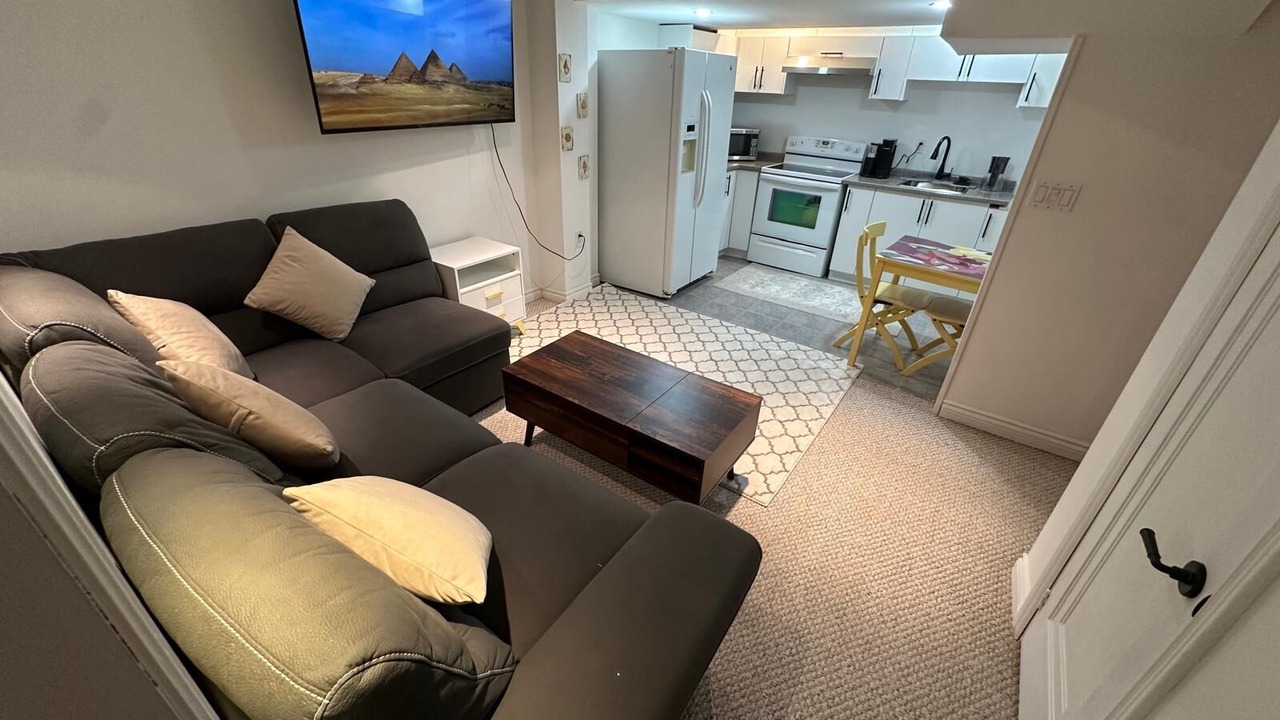 Photo of Livingroom in Churchill Meadows