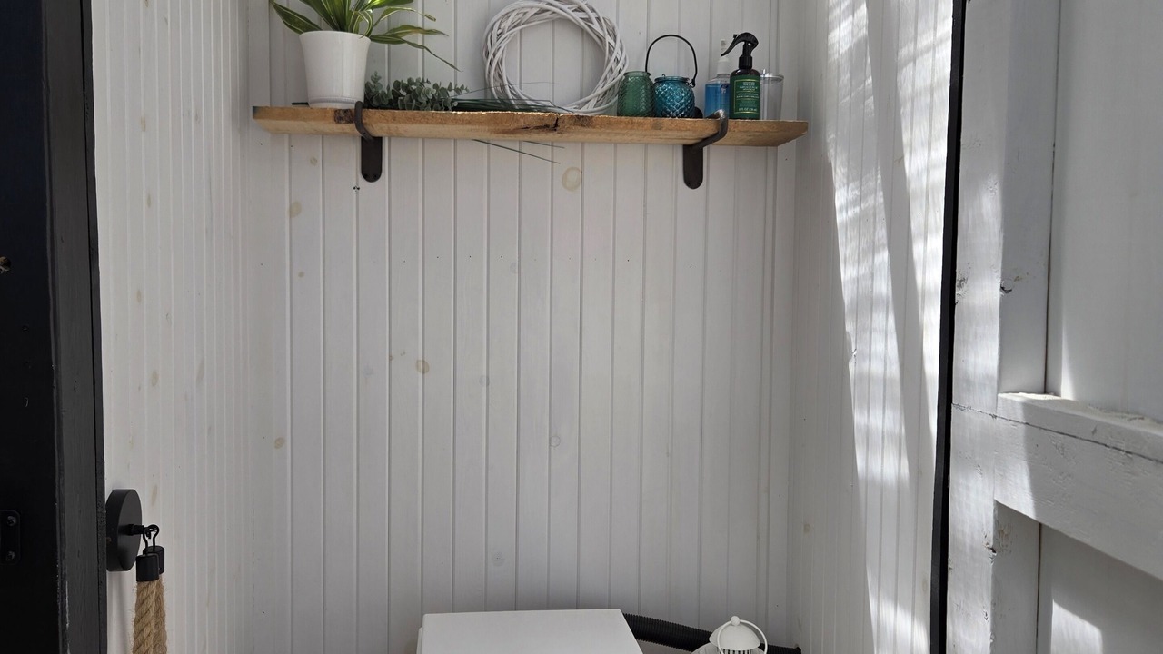 Photo of Bathroom in Mono