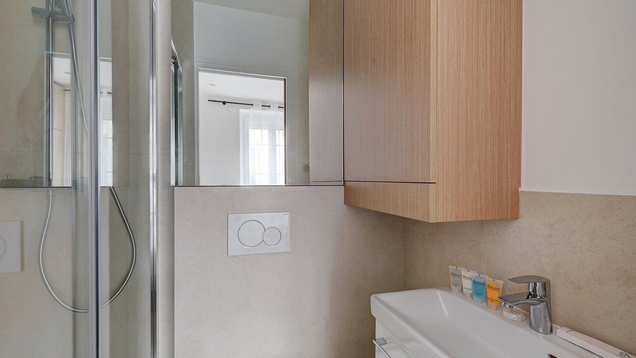 Photo of Bathroom in Quartier de la Plaine-de-Monceaux